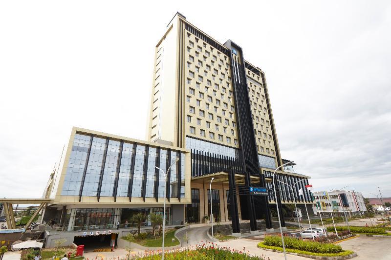 Wyndham Opi
